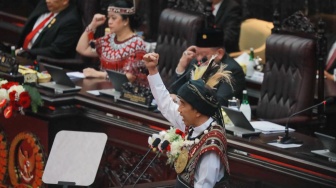 Presiden Joko Widodo memberikan pidato kenegaraan saat Sidang Tahunan DPR MPR di Gedung Nusantara, Kompleks Parlemen, Senayan, Jakarta, Rabu (16/8/2023). [Suara.com/Alfian Winanto/Pool via Dokumentasi Parlemen]