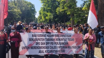 Massa Geruduk Kantor PDIP Bali, Polresta Denpasar Kerahkan 800 Personel