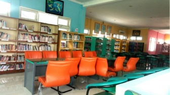 Mengunjungi Balai Perpustakaan Mastrip, Spot Baca Favorit di Kota Santri