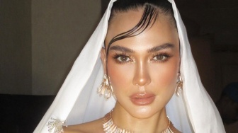 Luna Maya Ulang Tahun ke-40, Simak 5 Potretnya yang Tetap Seksi Bak ABG