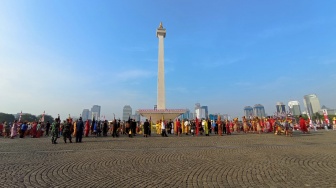 LIVE STREAMING: Prosesi Kirab Bendera Merah Putih dari Monas ke Istana