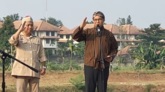 Anies Lakukan Pekik Merdeka Ala Soekarno, Baiknya Tangan Terbuka Atau Mengepal?