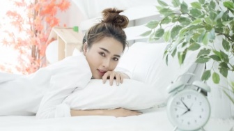 5 Tips Masih Terlihat Cantik saat Bangun Tidur, Mau Tahu?