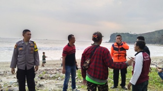 Momen HUT ke-78 RI, 3 Wisatawan Meninggal Terseret Ombak di Pantai Lampung Selatan