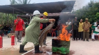 Asian Agri Lakukan Sosialisasi Antisipasi Karhutla di 5 Desa di Sumut