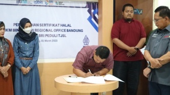 Bagian dari Program TJSL, BRI Peduli Bagikan Bantuan Sertifikat Halal bagi Ratusan Pelaku UMKM