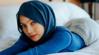 Oklin Fia Hapus Foto Seksi Hingga Pakai Baju Longgar, Warganet Doakan Semoga Selalu Istiqomah