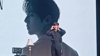 Hwang Min Hyun Syok Dikasih Kejutan Kue Ulang Tahun di Konser Jakarta