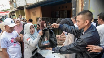 Hadapi Kenaikan Harga, Relawan Sandiaga Uno Bersama Pemuda Perindo Buka Bazar Sembako Murah