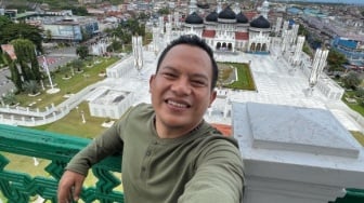 Faank Wali Sebut Banyak Artis Merasa Bak Malaikat Usai Umrah, Habib Umar Bin Hafidz Tertawa