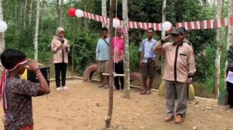 Kesederhaan Suku Anak Dalam di Bungo Jambi Peringati Kemerdekaan RI