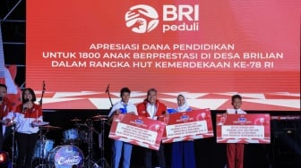 BRI Berikan Beasiswa 1800 Anak Berprestasi di Desa BRILiaN dalam Peringatan Hari Kemerdekaan Republik Indonesia