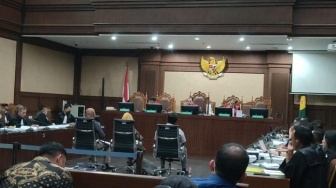 Pejabat BAKTI Kominfo Akui Proyek BTS Sulit Dikerjakan, Hakim Murka: Ujung-ujungnya Duit, Perencanaan Saja Bermasalah!