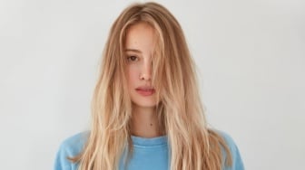 4 Tips Merawat Kilau Rambut Blonde di Rumah, Tetap Smooth Bebas Kering