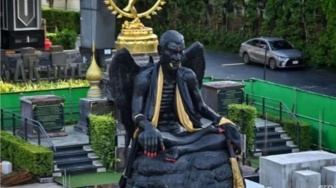 Kru Kai Kaew, Patung Menyeramkan di Bangkok yang Menuai Kontroversi