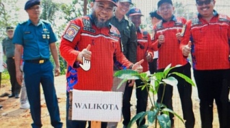 Hijaukan Bumi Merah Putih, Wali Kota dan Forkopinda Gelar Aksi Tanam Pohon Serentak