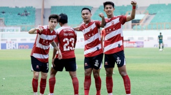 Sering Diejek 'Tukang Sate' Saat Away, Dedengkot Suporter Madura United Beri Respon Berkelas