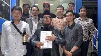 Merasa Tertipu Beli 12 Botol Red Wine Nabidz Berlabel Halal, Muhamad Lapor Polisi