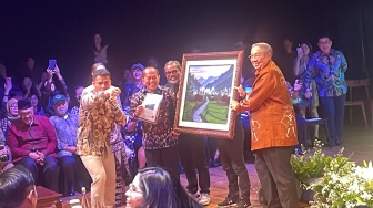 Lelang Lukisan, "Kabut Pagi di Dusun Sunyi" Karya SBY Laku Setengah Miliar Lebih
