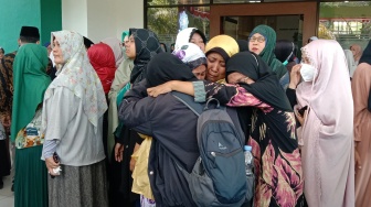 Isak Tangis Warnai Salat Jenazah Dosen UIN Raden Mas Said Surakarta: Dijemput Keluarga, Dibawa ke Mataram