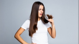 Hempas Rambut Gatal! Ini 4 Tips Hilangkan Ketombe dengan Mudah di Rumah