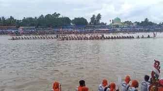 Jelang Festival Pacu Jalur, Jalan Taluk Kuantan-Cerenti Diperbaiki