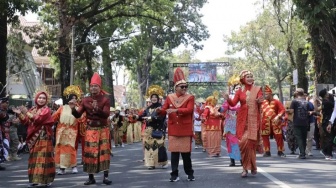 Omzet Pedagang di Karnaval Kota Malang Tak Seramai Sebelumnya