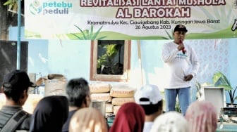 Petani Tebu Gotong-royong Bangun Fasilitas Umum Bareng Warga di Kabupaten Kuningan