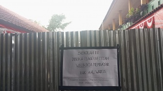 Breaking News! Gedung Sekolah Ditutup Seng, 420 Siswa SDN Bantargebang V Terlantar