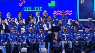 Dorong Hilirisasi hingga Pakai Baju Adat Saat Pidato, Zulhas Sebut Jokowi PAN Banget