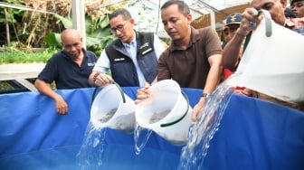 Sandiaga Uno Gulirkan Program Juragan Lele dan Lalap untuk Pemberdayaan Lansia di Pancoran