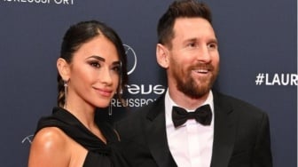 Istri Lionel Messi Kegocek, Hampir Cium Pemain Lain yang Satu Tim dengan Suaminya