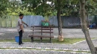 Duh! Pasangan Muda Mudi Mesum Diduga di Taman Lokomotif Bojonegoro Terekam Kamera