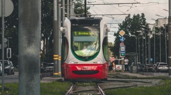 Pintu Kereta LRT Jabodebek Dikritik Terlalu Rendah, Pengelola Sampaikan Ini