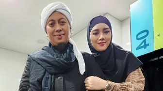 Bebi Silvana Rayakan Anniversary Pernikahan dengan Opick, Singgung Perjuangan dan Kesabaran