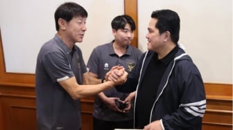 Tak Cuma Shin Tae Yong, Erick Thohir Berperan Penting saat Garuda Muda Ciptakan Sejarah Baru