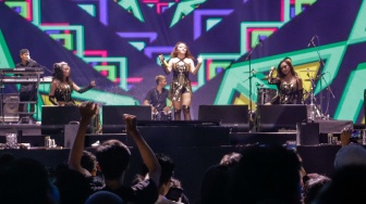 Grup Dangdut Trio Macan tampil di Panggung Synchronize Festival 2023 di Gambir Expo Kemayoran, Jakarta, Jumat (1/9/2023). [Suara.com/Alfian Winanto]