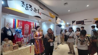 Cicip Jajanan Asli Korea Sampai Coba Pakai Hanbok Gratis Bisa Dilakukan di Sini