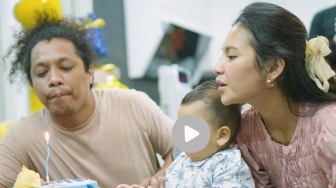 11 Potret Meriah Ulang Tahun Anak Arie Kriting dan Indah Permatasari di Rumah Baru