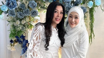 Profil dan Biodata Julie Tan Herisman, Ibu Larissa Chou