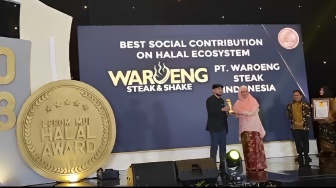 Waroeng Steak & Shake Raih Penghargaan Atas Kontribusi Sosial Pada Ekosistem Halal di Indonesia