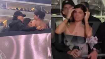 Detik-detik Timothee Chalamet Cium Kylie Jenner di Konser Beyonce