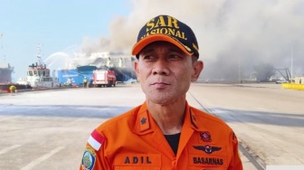 KM Mutiara Berkah I Terbakar 5 Jam Lebih, Basarnas Benten Ungkap Kendala Pemadaman
