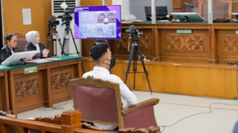 Terdakwa kasus penganiayaan David Ozora, Mario Dandy saat menjalani sidang putusan di Pengadilan Negeri Jakarta Selatan, Jakarta, Kamis (7/9/2023). [Suara.com/Alfian Winanto]