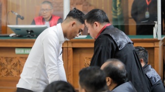 Terdakwa kasus penganiayaan David Ozora, Mario Dandy saat menjalani sidang putusan di Pengadilan Negeri Jakarta Selatan, Jakarta, Kamis (7/9/2023). [Suara.com/Alfian Winanto]