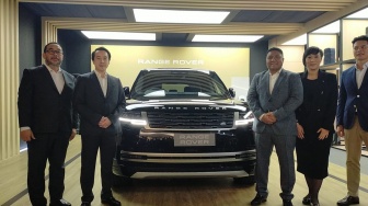 Range Rover PHEV Melantai di Indonesia, Siap Tempuh 113 Km dalam Full Electric Mode