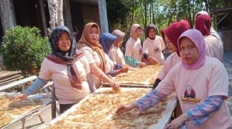 Bisa Jadi Lahan Bisnis untuk Bantu Ekonomi Keluarga, Mak Ganjar Gelar Pelatihan Pembuatan Kerupuk Gandum