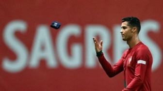 Tendang Wajah Kiper, Cristiano Ronaldo Selamat dari Hukuman Kartu Merah