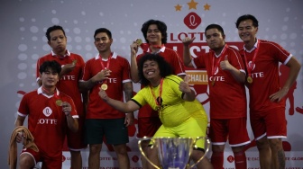 Tim Futsal Ibnu Jamil Duel Lawan Tim Dion Wiyoko, Pemenang Donasikan Hadiah Untuk Pendidikan