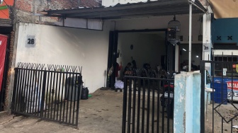 Jadi Tempat Syuting Film Porno Siskaeee Dkk, Polisi Periksa Pak Haji Pemilik Kontrakan yang Disewa Irwansyah